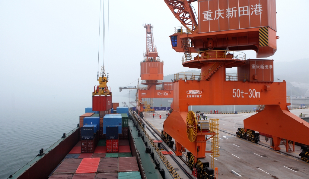 2020年12月3日，，，，，，，万州新田港一期作业区正式开港运营