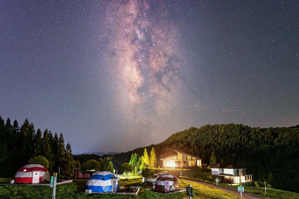 38星河伴你行9001cc金沙以诚为本6 (1)